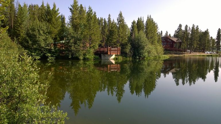 Lake at the end of Sawmill Trail.