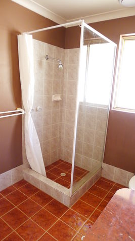 TOILET 2