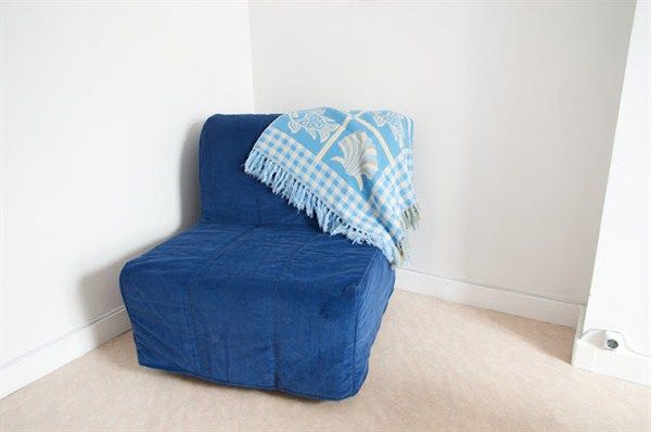 Comfy chaise transforms into single bed.