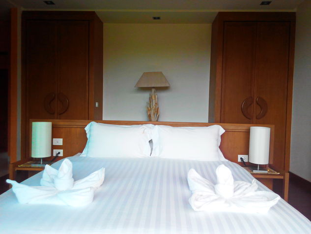 Double Bed/3 BR PV on 2 nd Floor