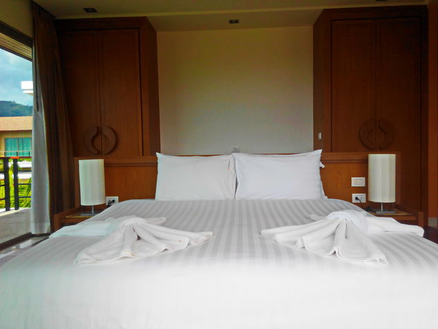 Double Bed/3 BR PV on 2nd Floor