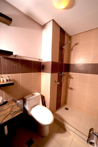 1 Bedroom, 1 Bathroom Vacation Condo Mactan Island Cebu Philippines