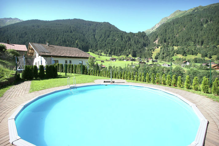 PoolOfHouse