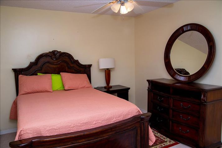 Butler's Villa Guest Bedroom
Butler's Villa Guest Bedroom