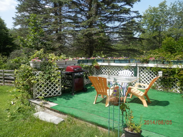 Private Bungalow Cottage Deck