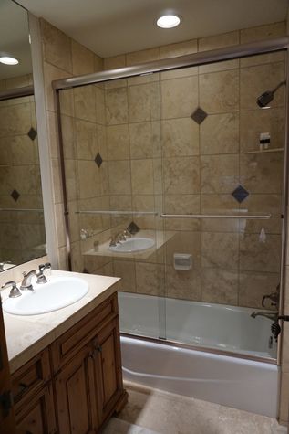 Queen Bedroom En-Suite