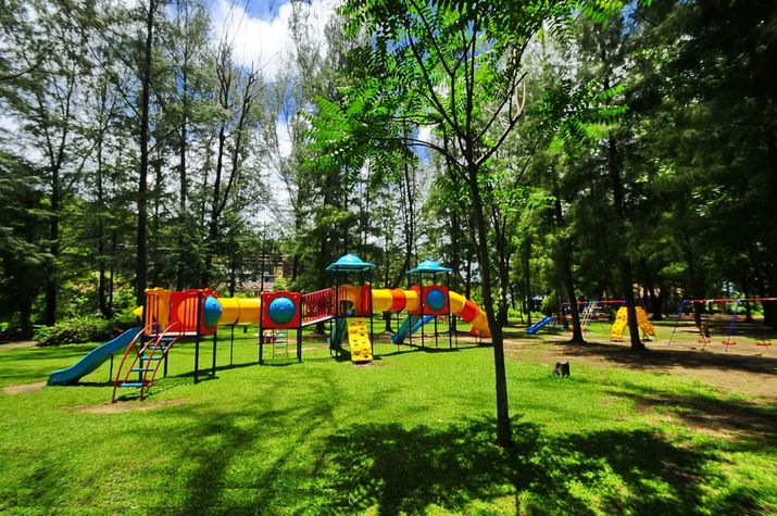 Park near Nai Harn lake