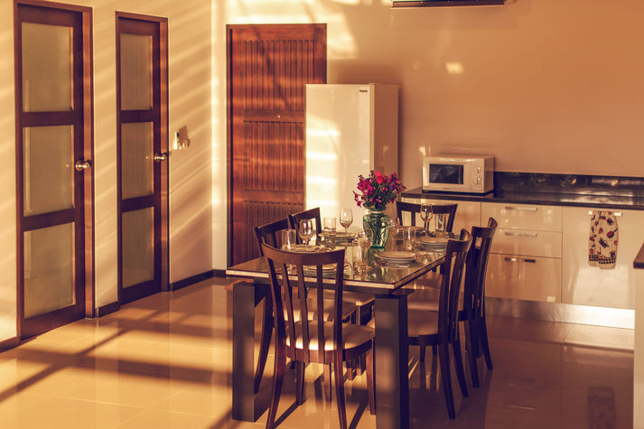 Dining Table
Команда TropicLook всегда готова помочь вам организовать отдых на Пхукете. Аренда виллы никогда еще не была такой легкой и быстрой.