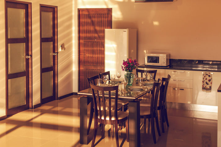 Dining Table
Отель или аренда виллы на Пхукете? Что же выбрать. Сегодня мы предлагаем вам мгновенное онлайн бронирование вилл и апартаментов на Пхукете