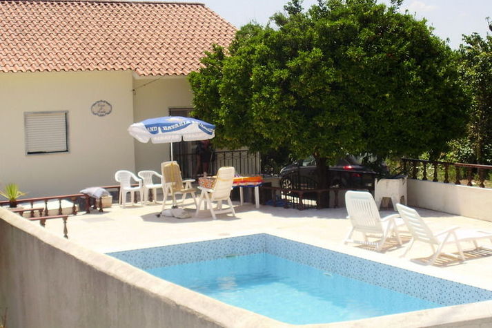 PoolOfHouse