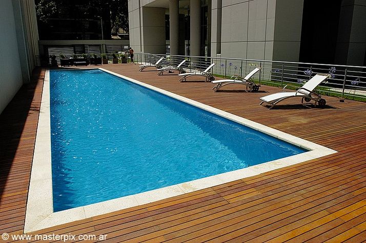 20 Meter pool.