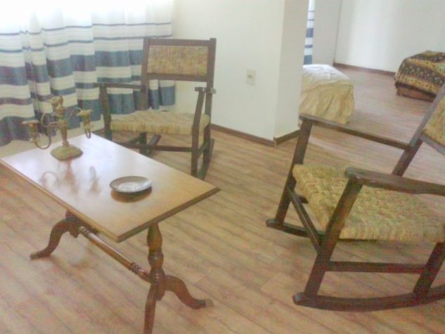 amplio living comedor