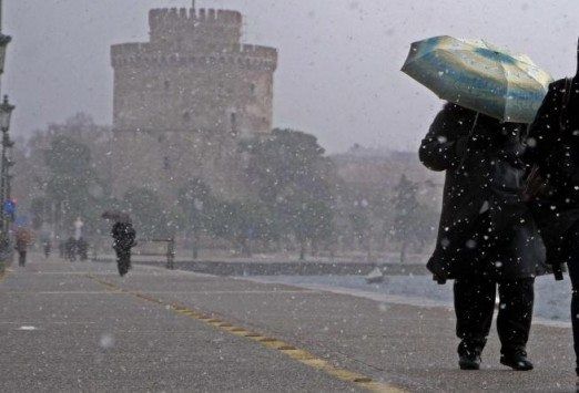Thessaloniki in January....snow flakes round the Tower