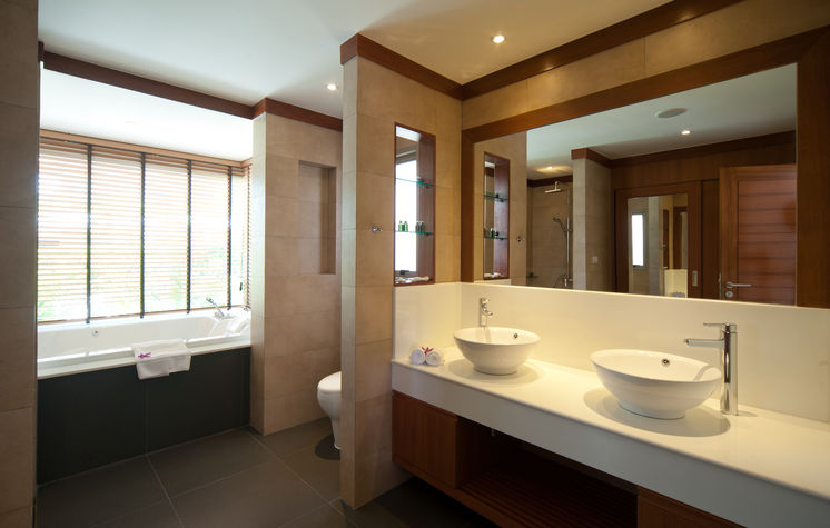 Bath Room /Shower /Jacuzzi /SeaView