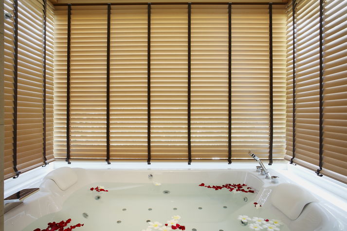 Jacuzzi Bath Tub