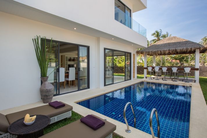 Private pool and outdoor dining
