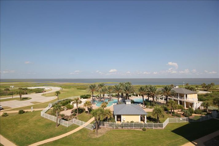 Bay side Sunset Pool
Bay side Sunset Pool