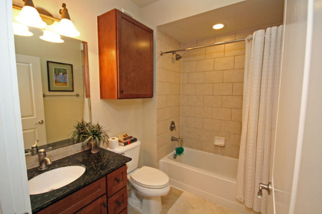 Guest bathroom
Guest bathroom