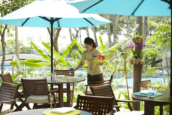 Pool Bar