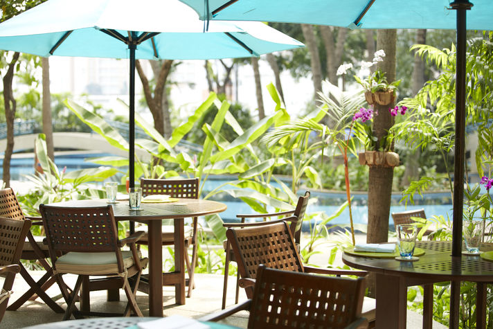 Pool Bar