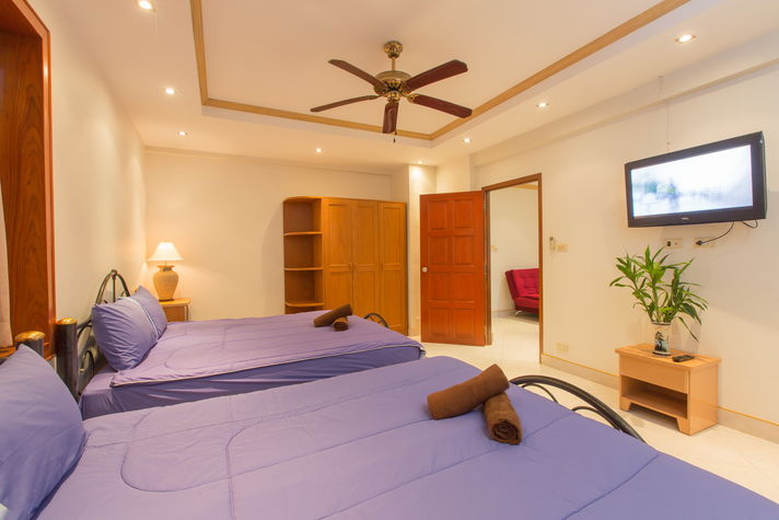 1 Bedroom Apt City View for 8