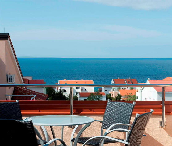 10_Balcony.