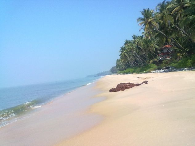 The clean sandy beach just in front of Ocean Hues
