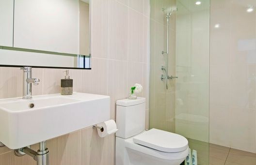 shower/toilet/bathroom