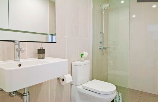 shower/toliet/bathroom