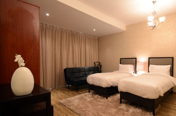 TWIN BEDROOM 