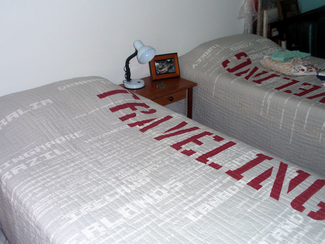 Duas camas de solteiro. Two twin beds. 