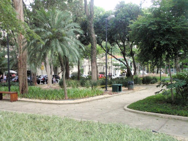 Parque Pereira Coutinho. (Pereira Coutinho Park, the most expensive area in town).