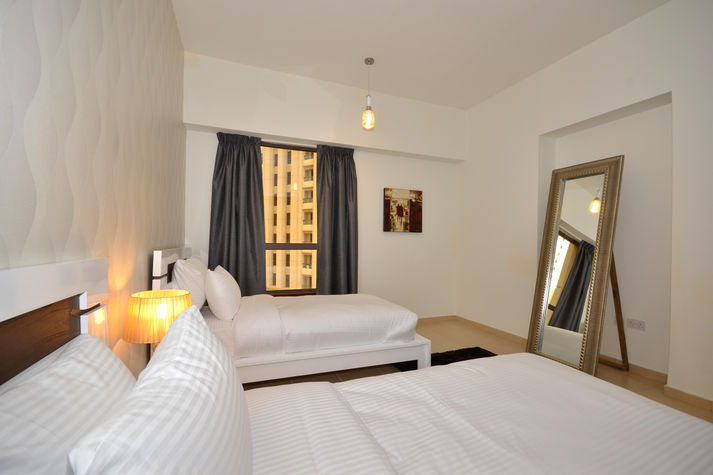 TWIN BEDROOM 