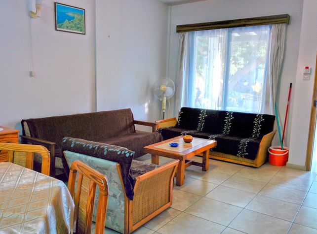 Terrace to garden area