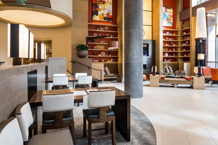 Spacious, modern, relaxing lobby