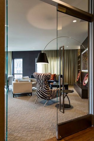 Elegant comfortable Elounge