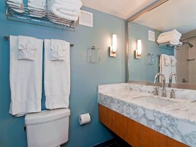 Spacious bath