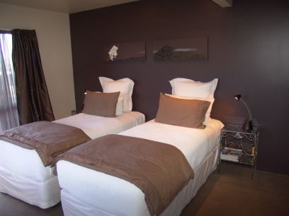 Can be split to Twin Beds