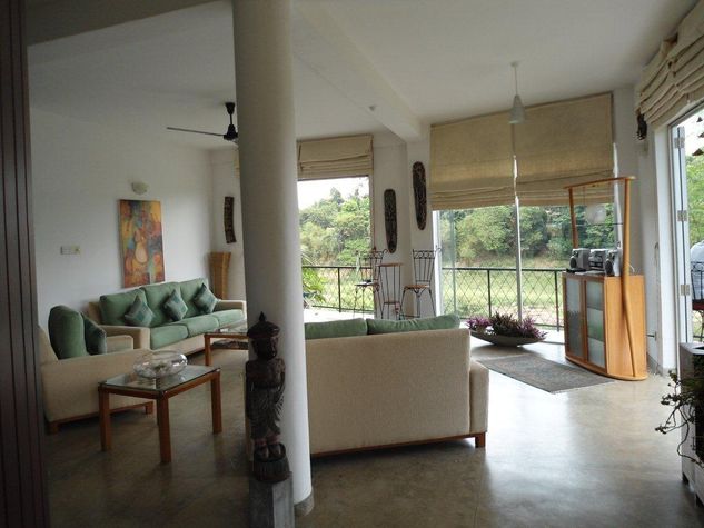 Lounge from the entrance door