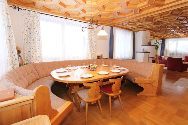 DiningRoom