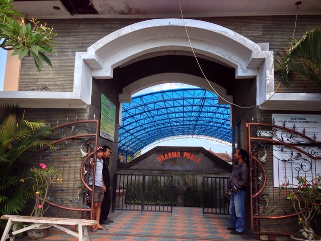 Public pool entrance within walking distance