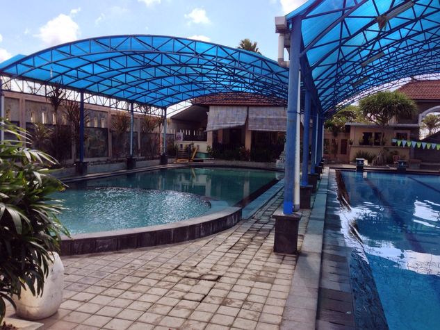 Children's and main pool