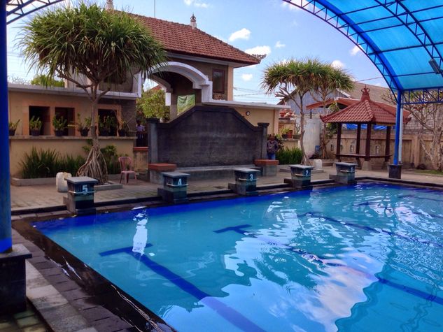 Main pool view to coffee shop