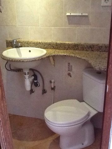Bathroom with toilete and hand wash basin