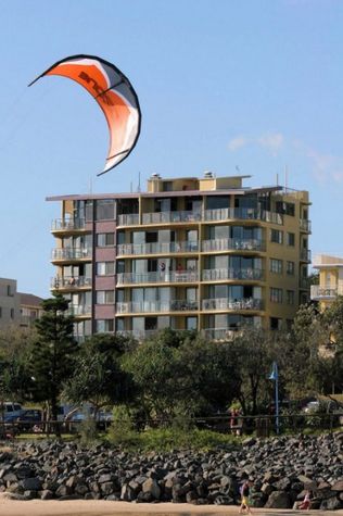 Kitesurfers 