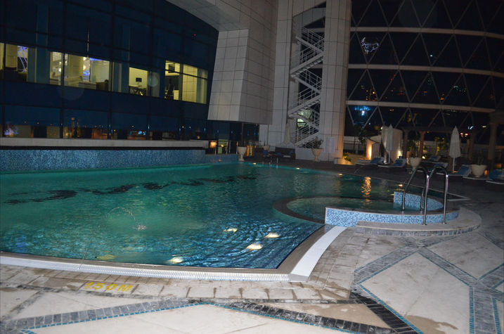 swimmimg pool