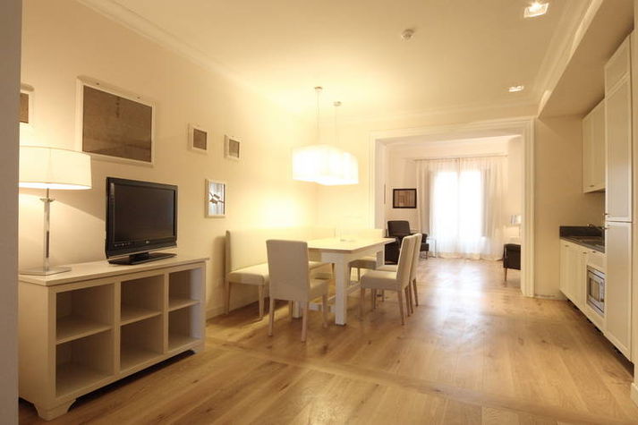 DiningRoom