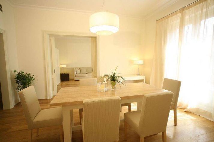 DiningRoom