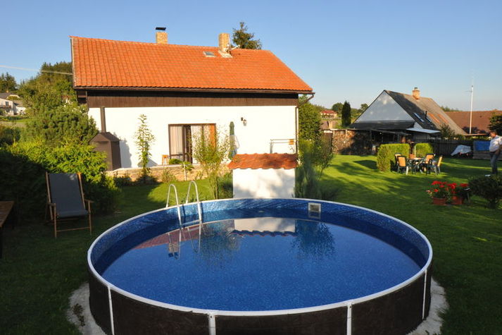 PoolOfHouse