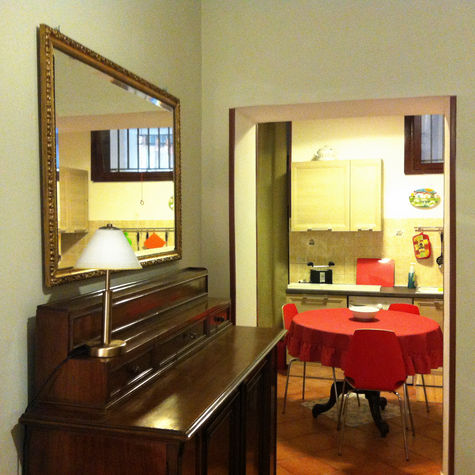 Cucina vista dall'ingresso